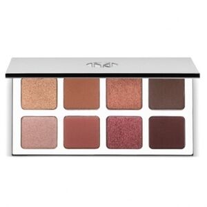 IL Makiage COLOR BOSS MASTER EYESHADOW
MULTI-DIMENSIONAL 8-PAN EYE COLOR PALETTE